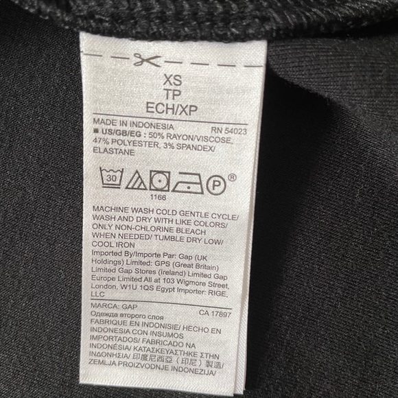 2 / $45 💥 Simple but special  black dress ✨✨ POCKETS - NWT - Picture 10 of 10